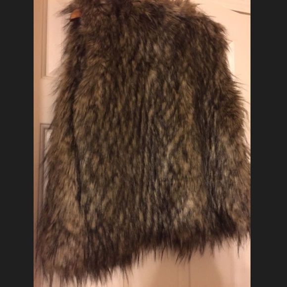 Brown Faux Fur Vest - Picture 6 of 7